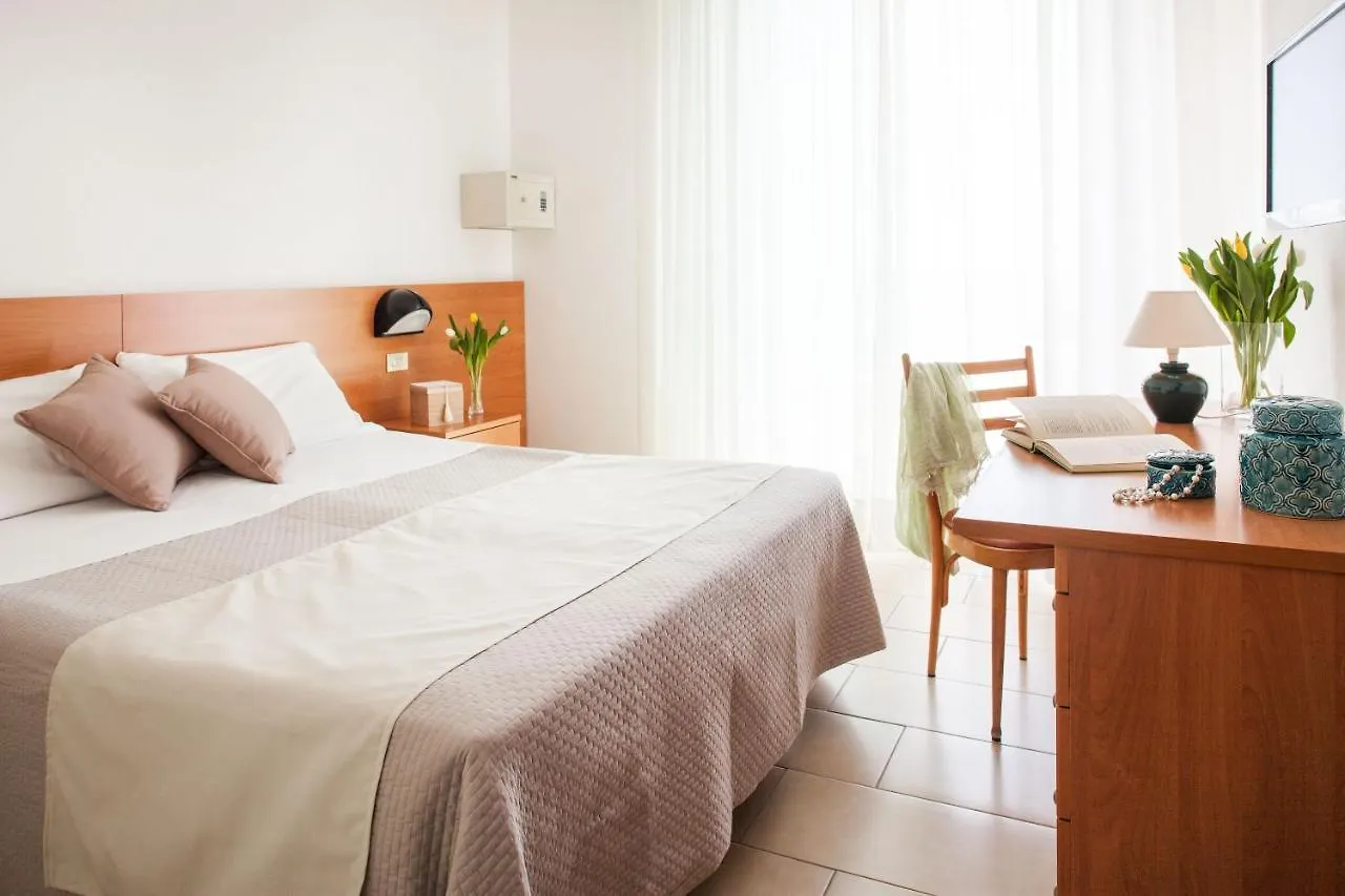 Hotel Europa Finale Ligure 2*,  Italien